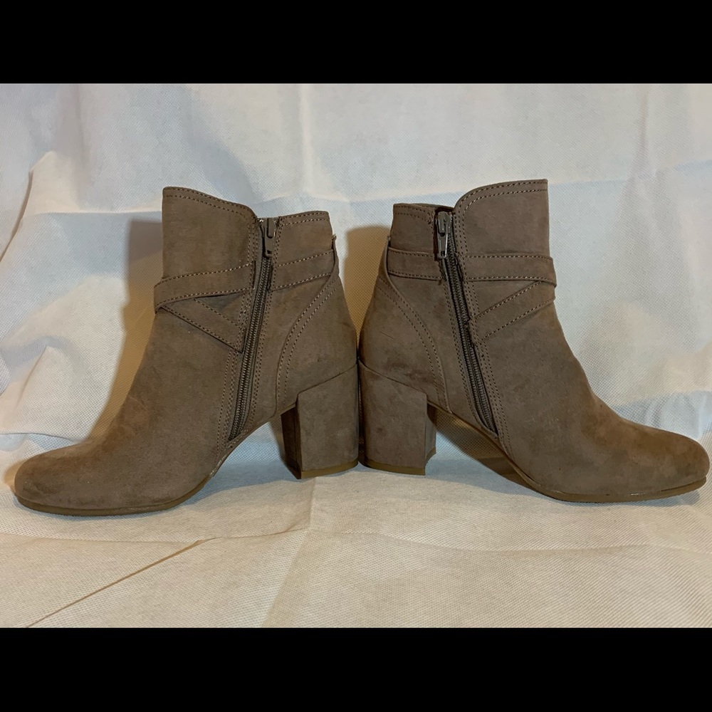 Madden Girl Rightonn Booties Taupe Vegan 7.5 - Picture 3 of 6